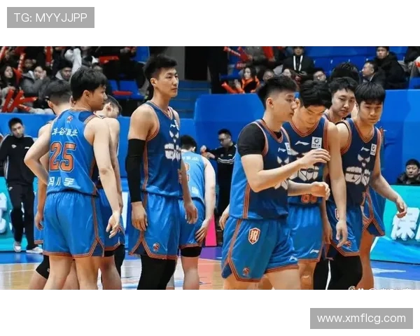 足球四川队与CBA冠军：四川队的赛季表现与挑战